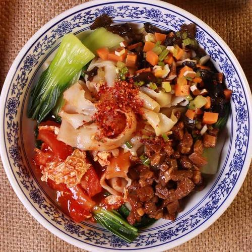 用扯面機代替手工做扯面的優勢(圖1) 手工做的扯面