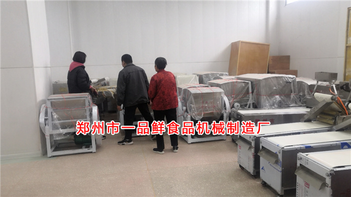 客戶考察和面機及揉壓機 客戶考察和面機及揉壓機