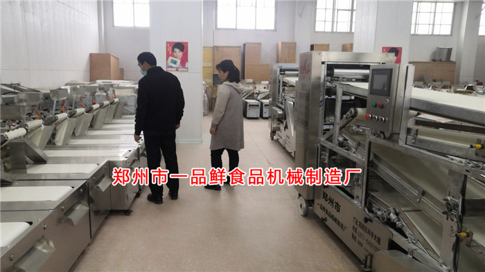 客戶考察批發用燴面機 客戶考察批發用燴面機